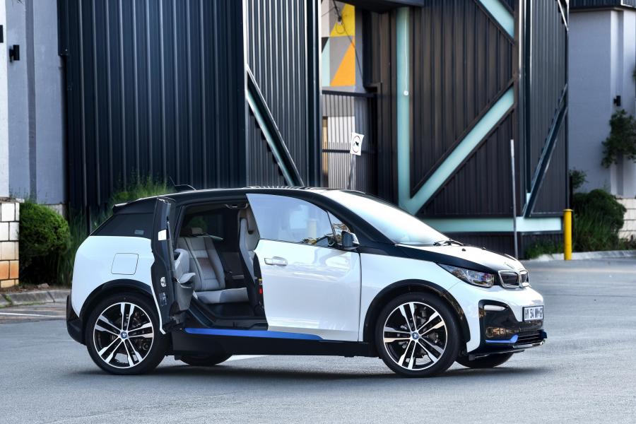  BMW i3s (I01) 2019 года  (ZA) (фото 4 из 35)